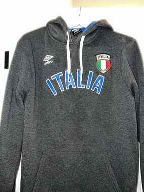Umbro Italia Charcoal Hoodie with Blue Lettering and Tricolor Crest size Med💚❤️